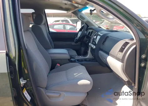 2010 Toyota Tundra Grade 5.7L V8 z USA, uszkodzony, nr VIN 5TFEY5F19AX083951